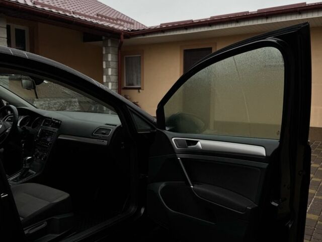 Черный Фольксваген Гольф, объемом двигателя 0 л и пробегом 136 тыс. км за 8300 $, фото 7 на Automoto.ua