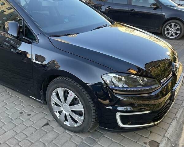 Черный Фольксваген Гольф, объемом двигателя 0 л и пробегом 147 тыс. км за 9354 $, фото 2 на Automoto.ua