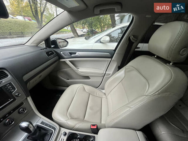 Черный Фольксваген Гольф, объемом двигателя 1.8 л и пробегом 180 тыс. км за 11000 $, фото 5 на Automoto.ua