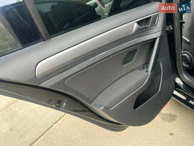 Черный Фольксваген Гольф, объемом двигателя 1.6 л и пробегом 274 тыс. км за 9950 $, фото 13 на Automoto.ua