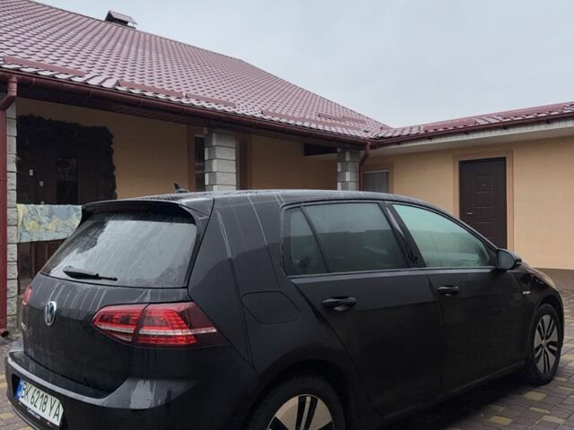 Черный Фольксваген Гольф, объемом двигателя 0 л и пробегом 136 тыс. км за 8300 $, фото 2 на Automoto.ua