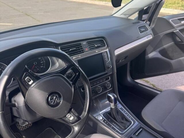 Черный Фольксваген Гольф, объемом двигателя 0 л и пробегом 181 тыс. км за 7799 $, фото 2 на Automoto.ua