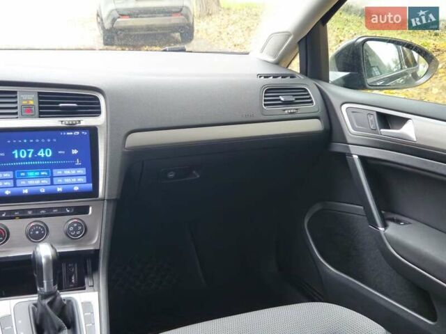 Черный Фольксваген Гольф, объемом двигателя 1.8 л и пробегом 169 тыс. км за 11800 $, фото 13 на Automoto.ua