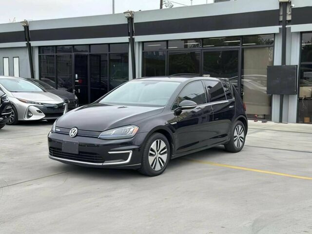 Черный Фольксваген Гольф, объемом двигателя 0 л и пробегом 76 тыс. км за 8300 $, фото 2 на Automoto.ua