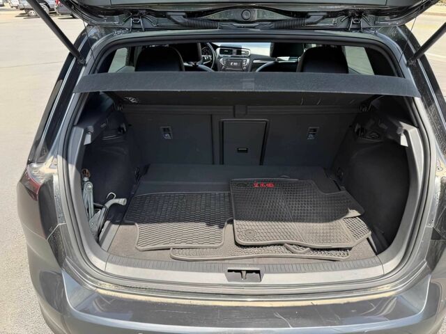 Черный Фольксваген Гольф, объемом двигателя 2 л и пробегом 79 тыс. км за 9000 $, фото 14 на Automoto.ua