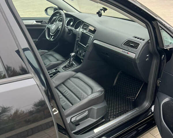 Черный Фольксваген Гольф, объемом двигателя 0 л и пробегом 39 тыс. км за 11500 $, фото 5 на Automoto.ua