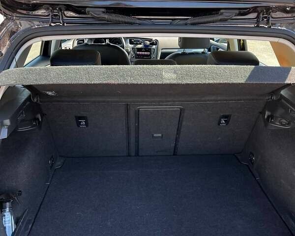 Черный Фольксваген Гольф, объемом двигателя 1.97 л и пробегом 179 тыс. км за 14300 $, фото 18 на Automoto.ua