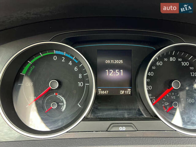 Черный Фольксваген Гольф, объемом двигателя 0 л и пробегом 39 тыс. км за 11500 $, фото 8 на Automoto.ua