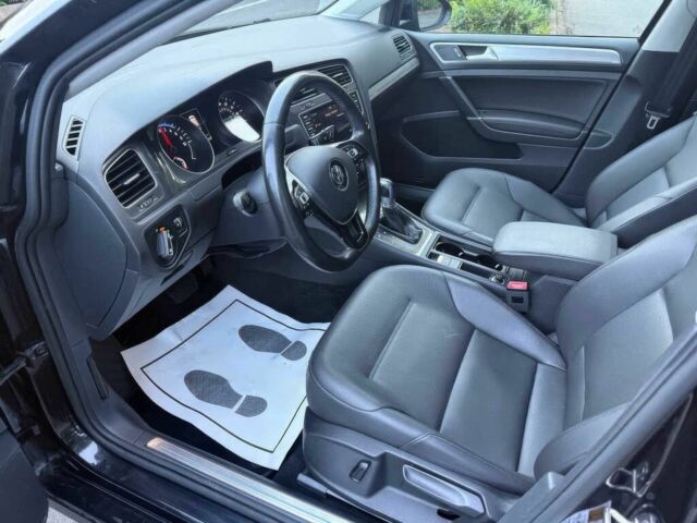 Черный Фольксваген Гольф, объемом двигателя 0 л и пробегом 72 тыс. км за 3800 $, фото 7 на Automoto.ua