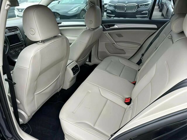 Черный Фольксваген Гольф, объемом двигателя 0 л и пробегом 76 тыс. км за 8300 $, фото 9 на Automoto.ua