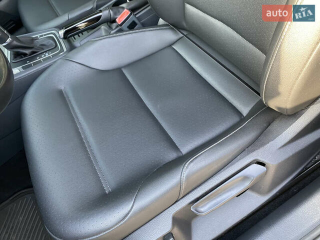 Черный Фольксваген Гольф, объемом двигателя 0 л и пробегом 138 тыс. км за 14500 $, фото 9 на Automoto.ua