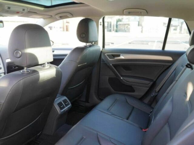 Черный Фольксваген Гольф, объемом двигателя 1.8 л и пробегом 70 тыс. км за 7000 $, фото 9 на Automoto.ua