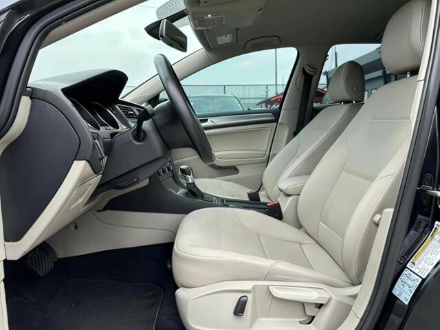 Черный Фольксваген Гольф, объемом двигателя 0 л и пробегом 76 тыс. км за 8300 $, фото 5 на Automoto.ua