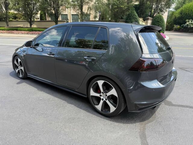 Черный Фольксваген Гольф, объемом двигателя 2 л и пробегом 79 тыс. км за 9000 $, фото 6 на Automoto.ua