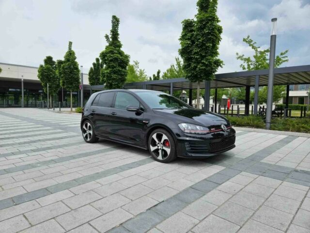 Чорний Фольксваген Гольф, об'ємом двигуна 2 л та пробігом 80 тис. км за 3600 $, фото 2 на Automoto.ua