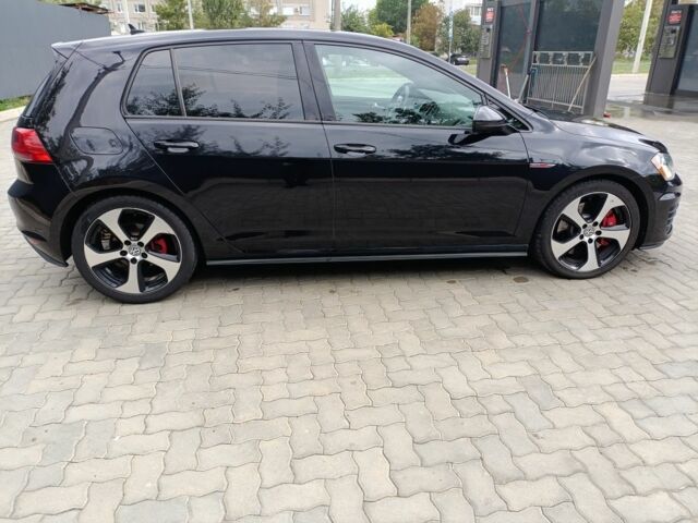 Чорний Фольксваген Гольф, об'ємом двигуна 2 л та пробігом 95 тис. км за 12800 $, фото 4 на Automoto.ua