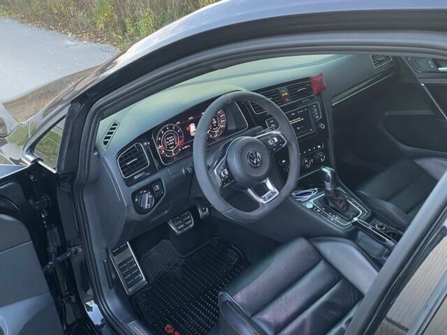 Черный Фольксваген Гольф, объемом двигателя 2 л и пробегом 122 тыс. км за 17000 $, фото 3 на Automoto.ua