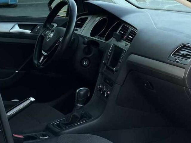 Черный Фольксваген Гольф, объемом двигателя 1.8 л и пробегом 110 тыс. км за 9000 $, фото 9 на Automoto.ua