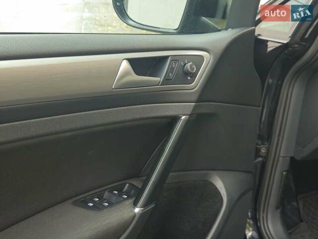 Черный Фольксваген Гольф, объемом двигателя 1.8 л и пробегом 169 тыс. км за 11800 $, фото 9 на Automoto.ua