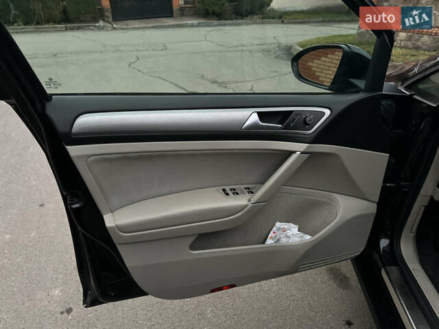 Черный Фольксваген Гольф, объемом двигателя 2 л и пробегом 145 тыс. км за 10950 $, фото 33 на Automoto.ua