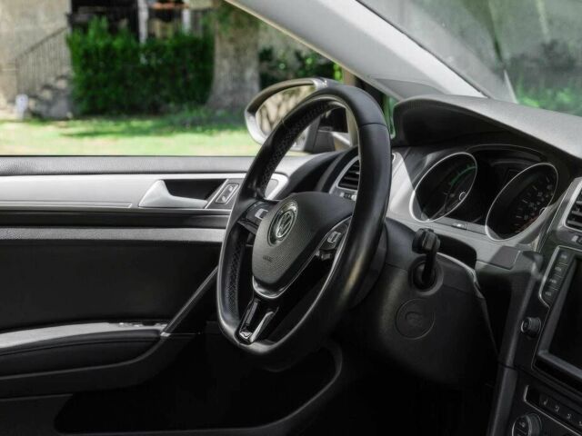 Черный Фольксваген Гольф, объемом двигателя 0 л и пробегом 79 тыс. км за 5500 $, фото 6 на Automoto.ua