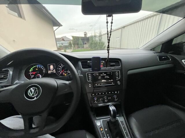 Черный Фольксваген Гольф, объемом двигателя 0 л и пробегом 95 тыс. км за 8200 $, фото 7 на Automoto.ua