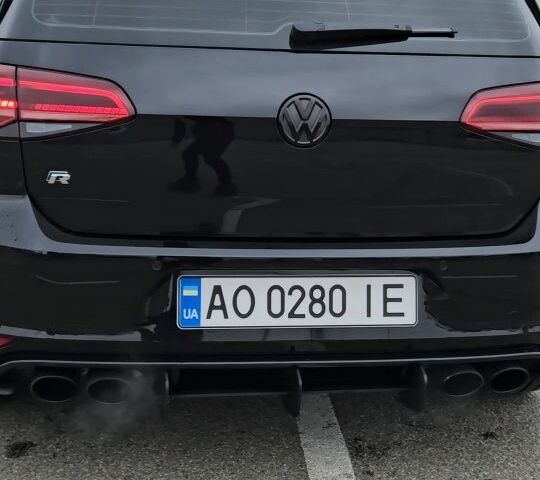 Черный Фольксваген Гольф, объемом двигателя 2 л и пробегом 142 тыс. км за 18500 $, фото 4 на Automoto.ua