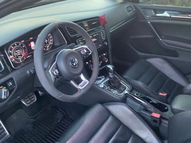 Черный Фольксваген Гольф, объемом двигателя 2 л и пробегом 122 тыс. км за 17000 $, фото 4 на Automoto.ua