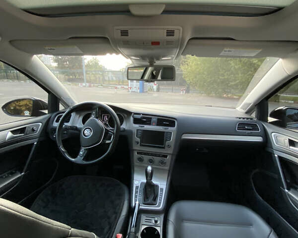 Черный Фольксваген Гольф, объемом двигателя 0 л и пробегом 138 тыс. км за 14500 $, фото 8 на Automoto.ua