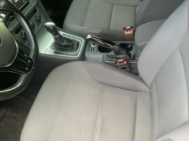 Черный Фольксваген Гольф, объемом двигателя 1.8 л и пробегом 108 тыс. км за 13500 $, фото 3 на Automoto.ua