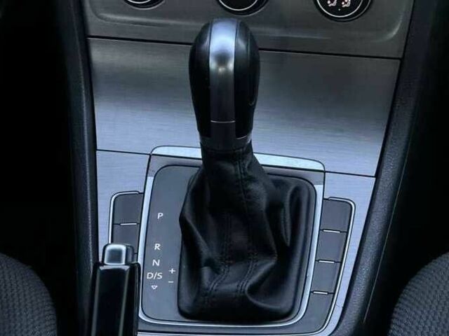 Черный Фольксваген Гольф, объемом двигателя 1.8 л и пробегом 110 тыс. км за 9000 $, фото 7 на Automoto.ua