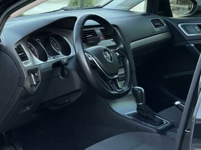 Черный Фольксваген Гольф, объемом двигателя 1.8 л и пробегом 110 тыс. км за 9000 $, фото 4 на Automoto.ua