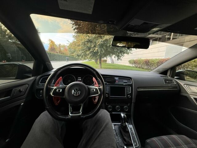 Чорний Фольксваген Гольф, об'ємом двигуна 2 л та пробігом 130 тис. км за 13900 $, фото 22 на Automoto.ua