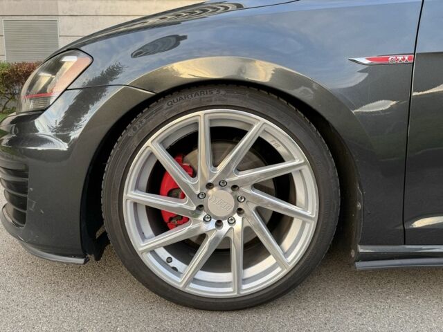 Чорний Фольксваген Гольф, об'ємом двигуна 2 л та пробігом 130 тис. км за 13900 $, фото 5 на Automoto.ua