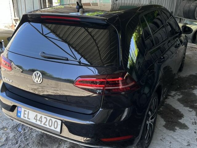 Черный Фольксваген Гольф, объемом двигателя 0 л и пробегом 84 тыс. км за 12500 $, фото 2 на Automoto.ua