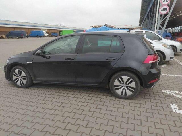 Черный Фольксваген Гольф, объемом двигателя 0 л и пробегом 217 тыс. км за 11500 $, фото 1 на Automoto.ua