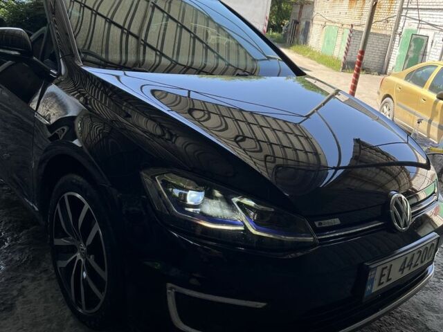 Черный Фольксваген Гольф, объемом двигателя 0 л и пробегом 84 тыс. км за 12500 $, фото 1 на Automoto.ua