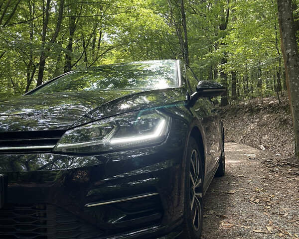 Черный Фольксваген Гольф, объемом двигателя 1.97 л и пробегом 283 тыс. км за 14400 $, фото 2 на Automoto.ua