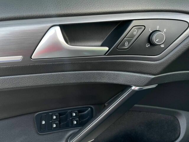 Чорний Фольксваген Гольф, об'ємом двигуна 0 л та пробігом 92 тис. км за 12500 $, фото 8 на Automoto.ua