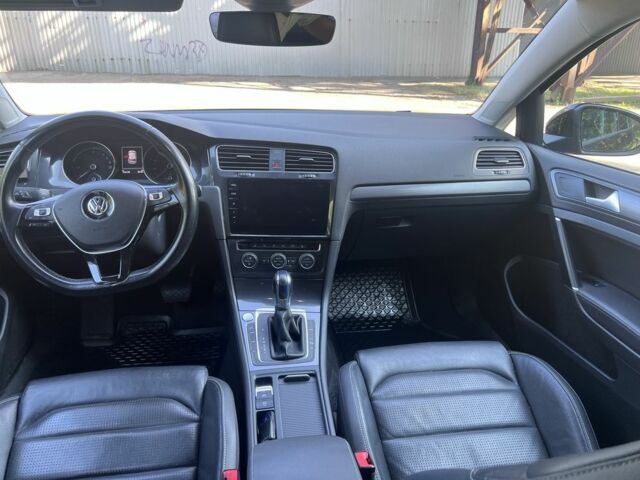 Черный Фольксваген Гольф, объемом двигателя 0 л и пробегом 135 тыс. км за 11700 $, фото 4 на Automoto.ua