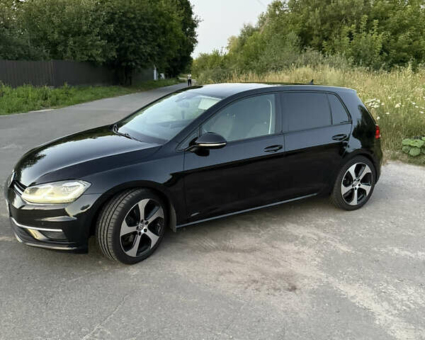 Черный Фольксваген Гольф, объемом двигателя 1.6 л и пробегом 300 тыс. км за 16900 $, фото 2 на Automoto.ua