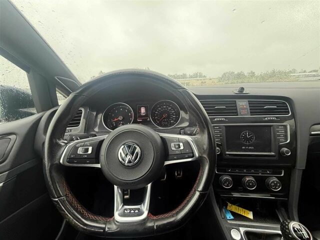 Черный Фольксваген Гольф, объемом двигателя 2 л и пробегом 57 тыс. км за 10000 $, фото 9 на Automoto.ua