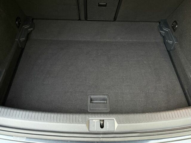 Чорний Фольксваген Гольф, об'ємом двигуна 2 л та пробігом 130 тис. км за 13900 $, фото 10 на Automoto.ua