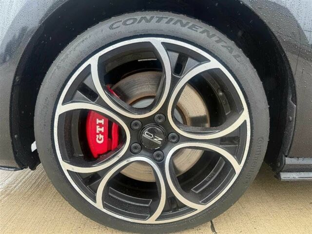 Черный Фольксваген Гольф, объемом двигателя 2 л и пробегом 57 тыс. км за 10000 $, фото 13 на Automoto.ua