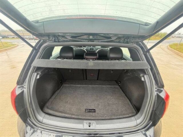 Черный Фольксваген Гольф, объемом двигателя 2 л и пробегом 64 тыс. км за 9100 $, фото 13 на Automoto.ua