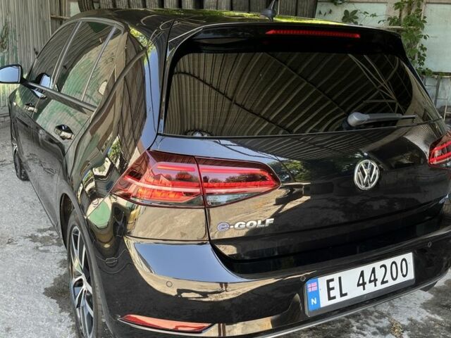 Черный Фольксваген Гольф, объемом двигателя 0 л и пробегом 84 тыс. км за 12500 $, фото 3 на Automoto.ua