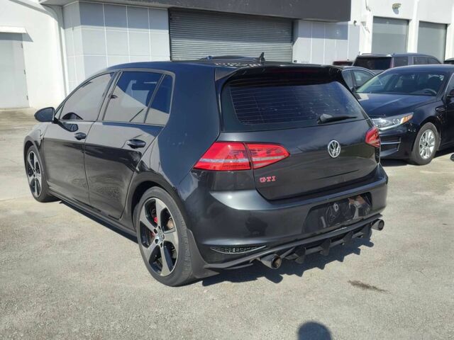 Черный Фольксваген Гольф, объемом двигателя 2 л и пробегом 61 тыс. км за 9000 $, фото 5 на Automoto.ua