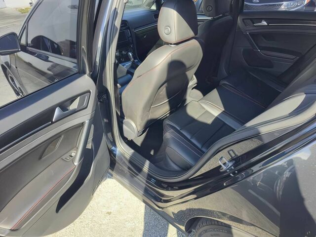 Черный Фольксваген Гольф, объемом двигателя 2 л и пробегом 61 тыс. км за 9000 $, фото 9 на Automoto.ua