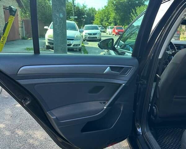 Чорний Фольксваген Гольф, об'ємом двигуна 0 л та пробігом 143 тис. км за 12800 $, фото 27 на Automoto.ua