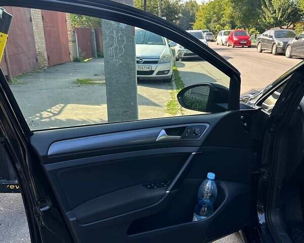 Чорний Фольксваген Гольф, об'ємом двигуна 0 л та пробігом 143 тис. км за 12800 $, фото 23 на Automoto.ua